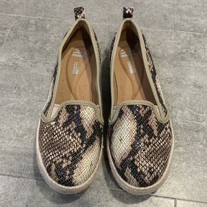 CLARKS COLLECTION "AZELLA MAJOR" Soft Cushion Snake Print Espadrilles - 7.5